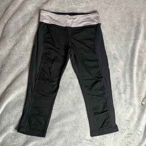 Black and Gray LULULEMON Capri leggings with Zipper Pocket